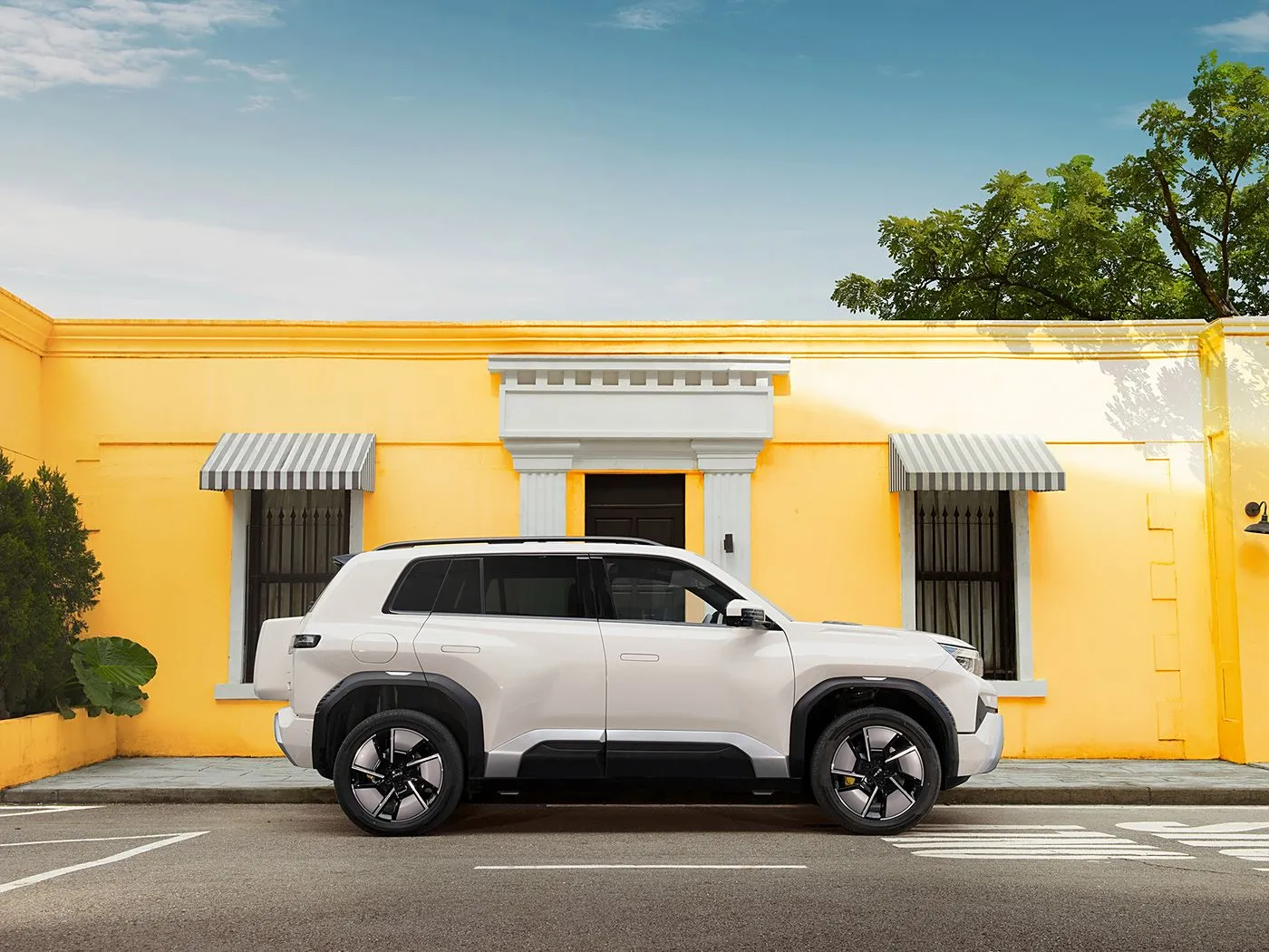 BYD Equation Leopard Titanium 3 Pure Electric Compact SUV with 501km CLTC Range, L2 ADAS & AWD/RWD Performance 4 Doors & 5 Seats & Full-Speed Cruise Control