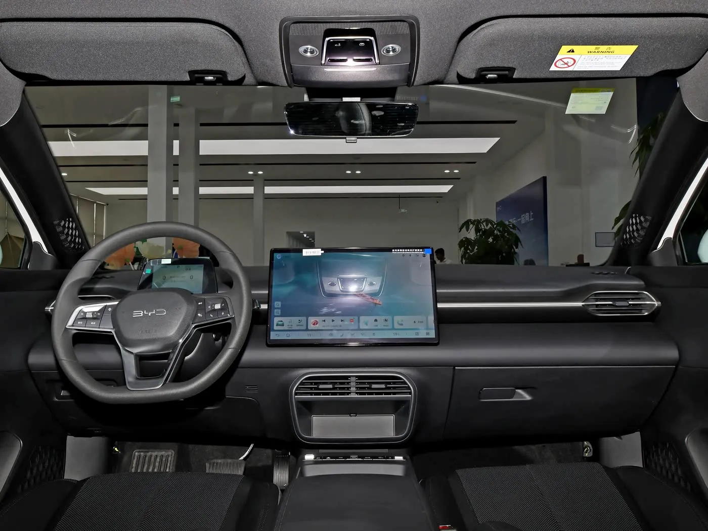 New Model BYD E7 EV Car 150km/h Top Speed 136HP 180Nm Torque 5 Seater Electric Vehicle