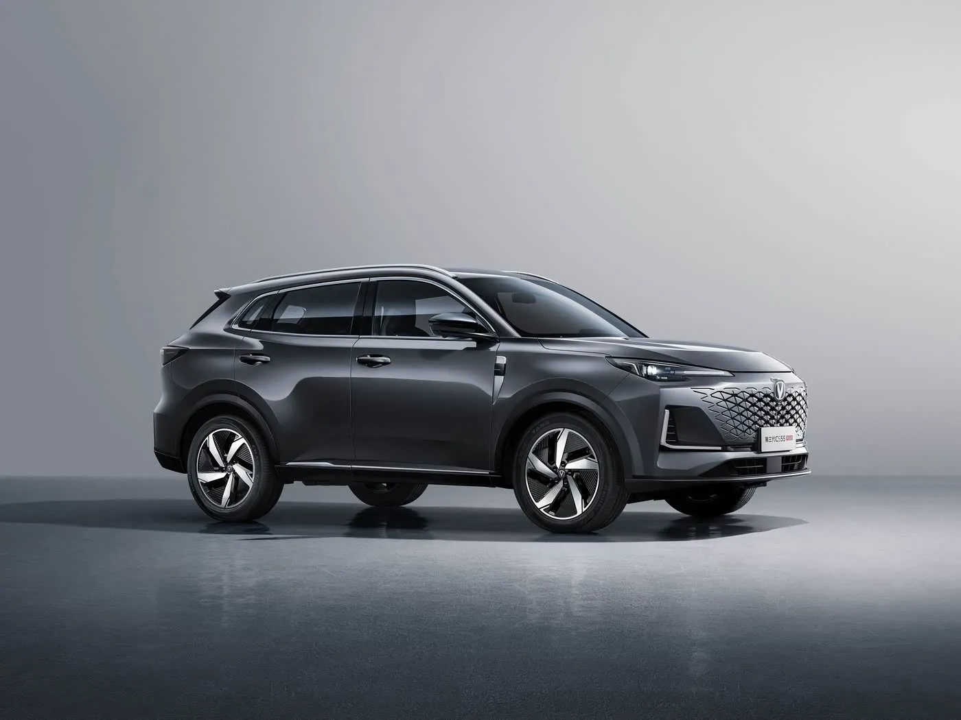 Changan CS55 PLUS Compact SUV 190km/h Top Speed, 360° Camera, Dual-Zone AC & JBL Audio Premium Trims
