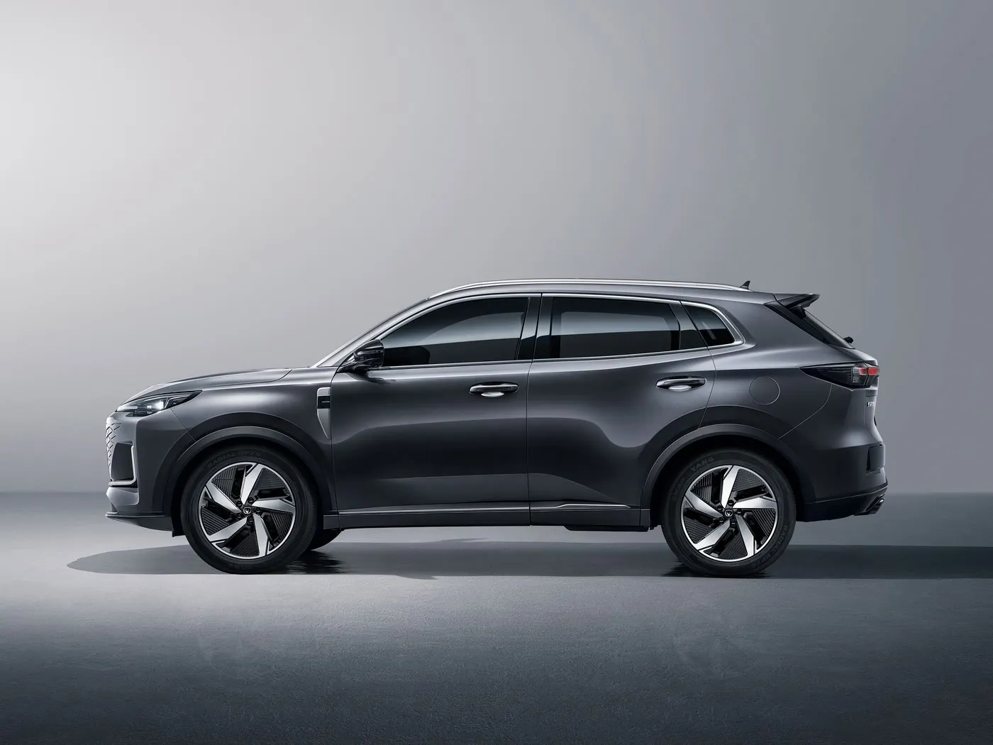 Changan CS55 PLUS Compact SUV 190km/h Top Speed, 360° Camera, Dual-Zone AC & JBL Audio Premium Trims