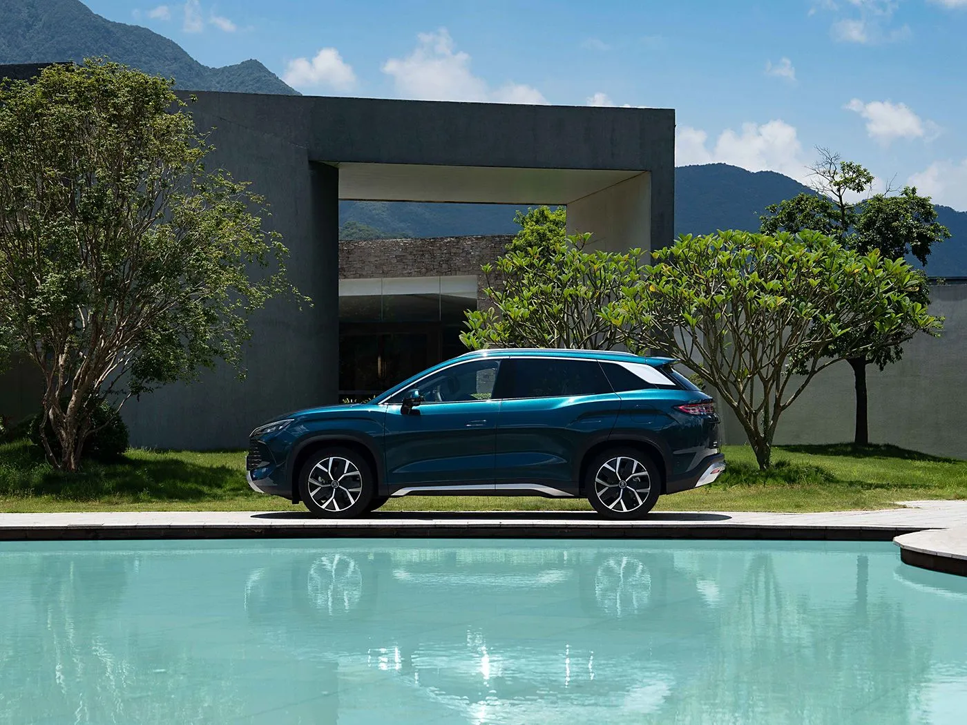 BYD Song L DM-i Compact PHEV SUV Long Range, high speed new energy vehicle DiPilot 2.0 Heated Seats 360° Panoramic Camera