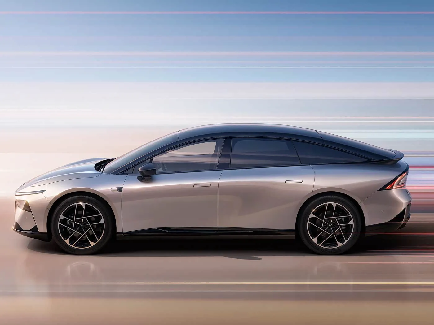 Limited Edition EV XPENG P7+ 5-Seat Pure Electric Hatchback New Design Left Steering 685Km Max Speed New Energy Vehicle