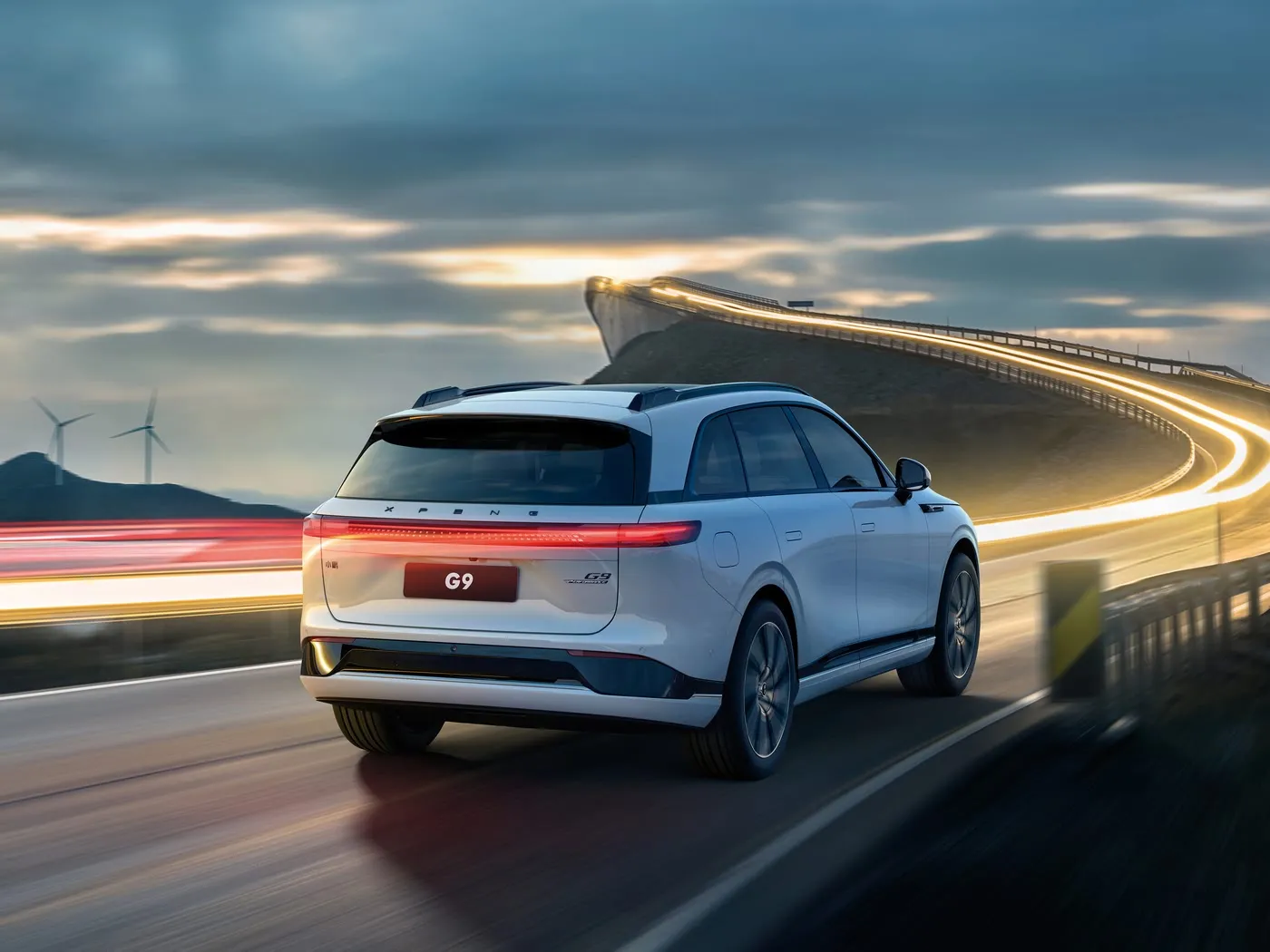 Xpeng G9 Luxury 4-Door 5-Seater SUV Electric Vehicle New Energy MPV Hatchback with 4WD Drive Mode PHEV Power and EV Motor Left