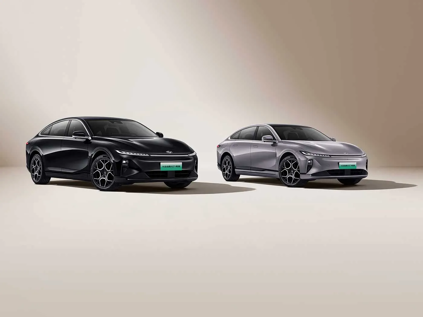 Changan Qiyuan A07 Hybrid EV Sedan New Energy Vehicle From China 1200km Range Automatic Gearbox 5 Seats 175Km/h Speed R19 Tire Size