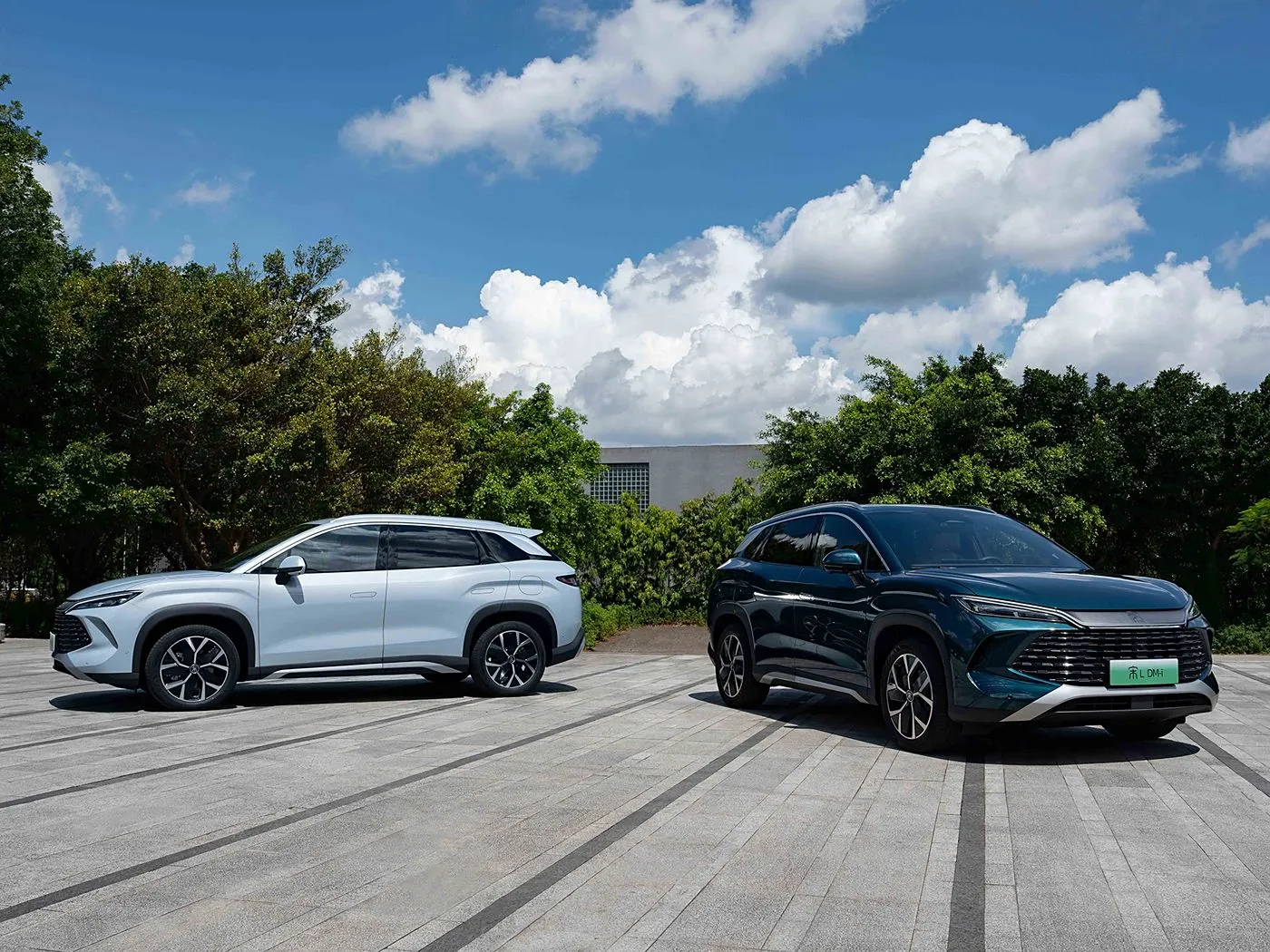 BYD Song L DM-i Compact PHEV SUV Long Range, high speed new energy vehicle DiPilot 2.0 Heated Seats 360° Panoramic Camera