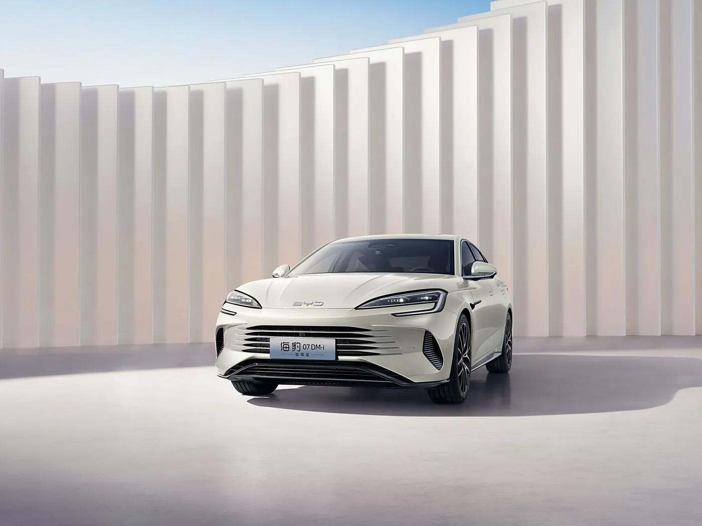 BYD Seal 07 DM-i Electric SUV High-Speed Auto Sedan with EV Motor 4-Seater Left Steering New Energy Vehicle Features