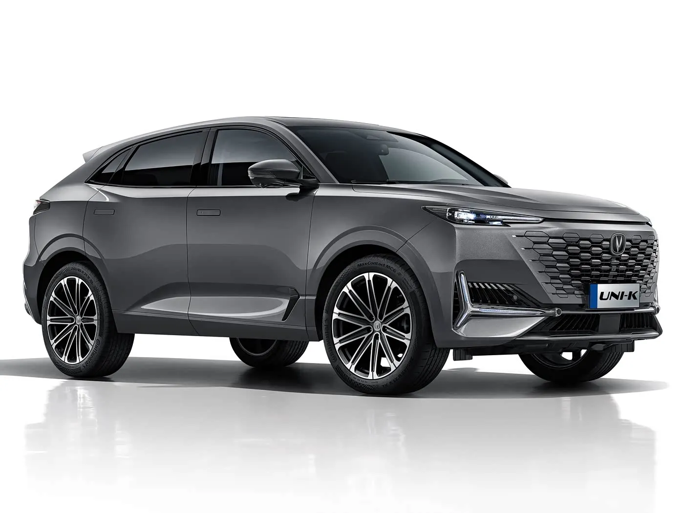 BYD E2 Luxury Electric EV Sedan SUV Hatchback Left Steering Car with Lithium Battery Motor China's New Energy Vehicle