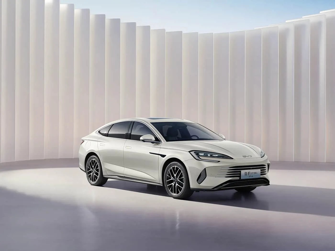 BYD Seal 07 DM-i Electric SUV High-Speed Auto Sedan with EV Motor 4-Seater Left Steering New Energy Vehicle Features