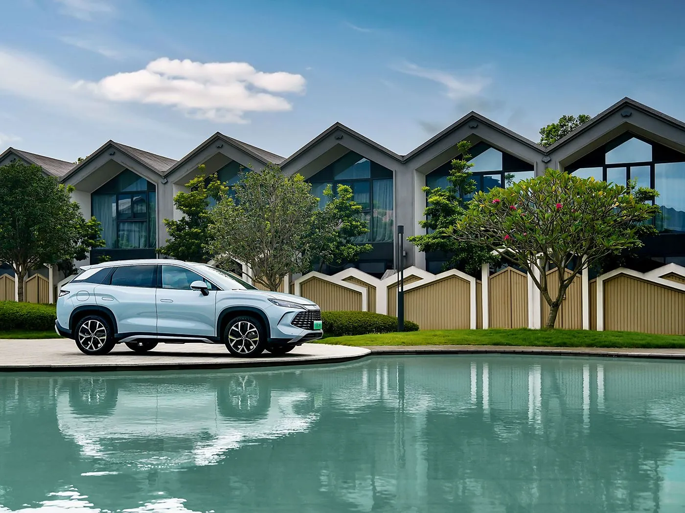 BYD Song L DM-i Compact PHEV SUV Long Range, high speed new energy vehicle DiPilot 2.0 Heated Seats 360° Panoramic Camera