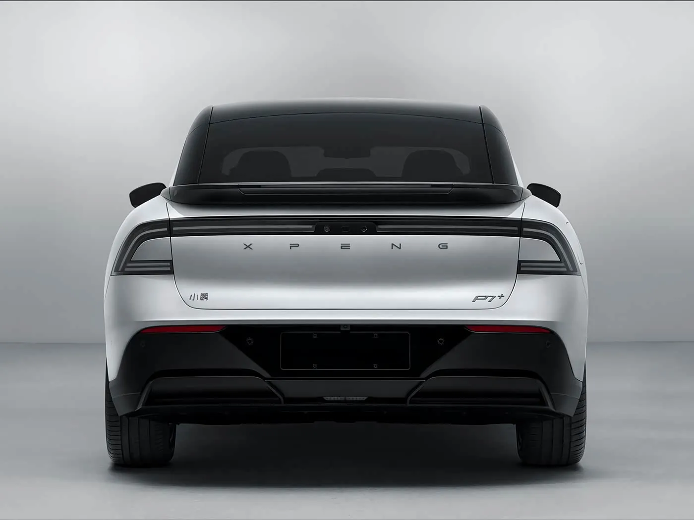 Limited Edition EV XPENG P7+ 5-Seat Pure Electric Hatchback New Design Left Steering 685Km Max Speed New Energy Vehicle