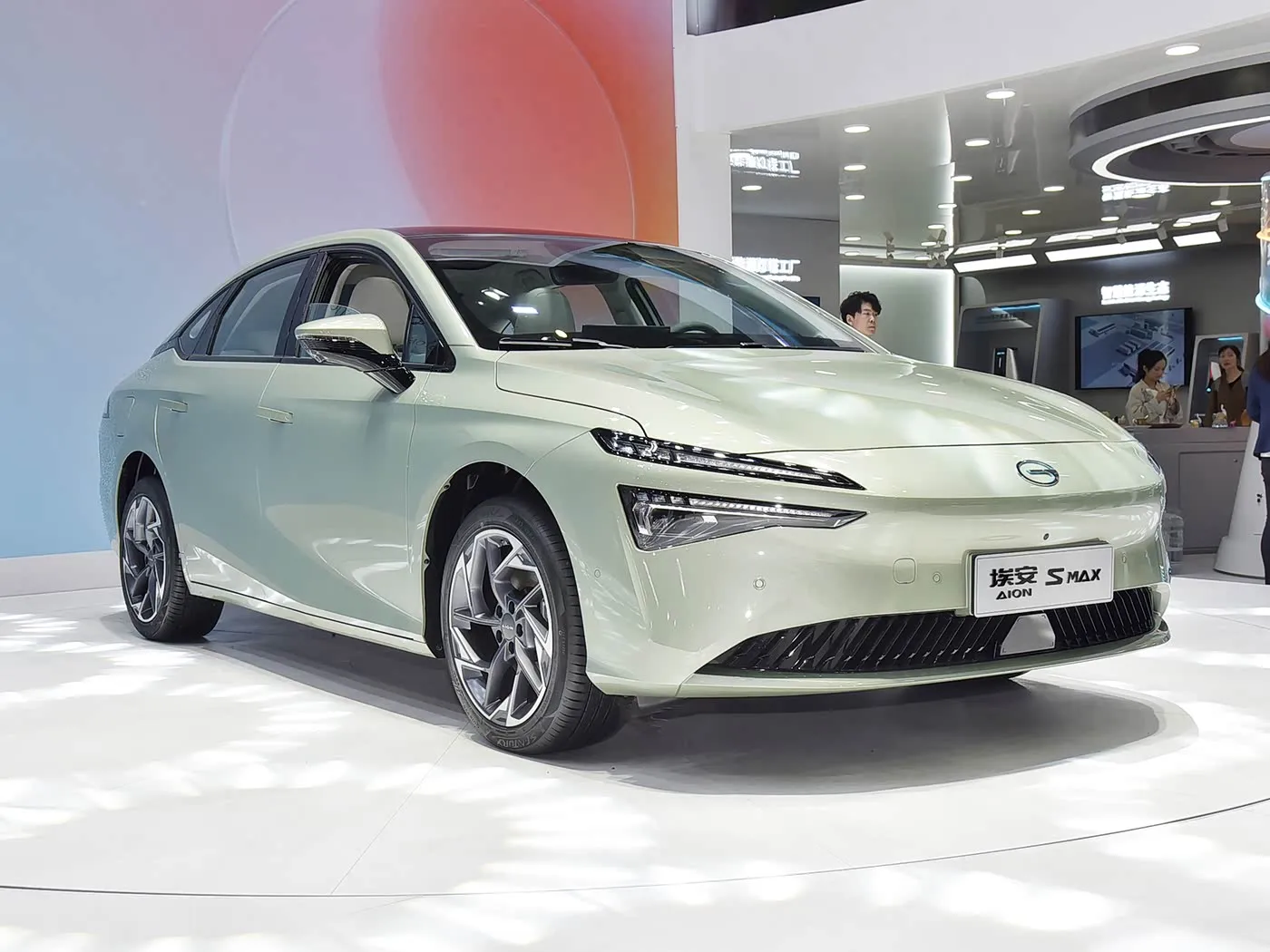 AION S MAX Luxury Electric SUV Hybrid EV with High-Speed Advanced Features Eco-Friendly New Energy Vehicle