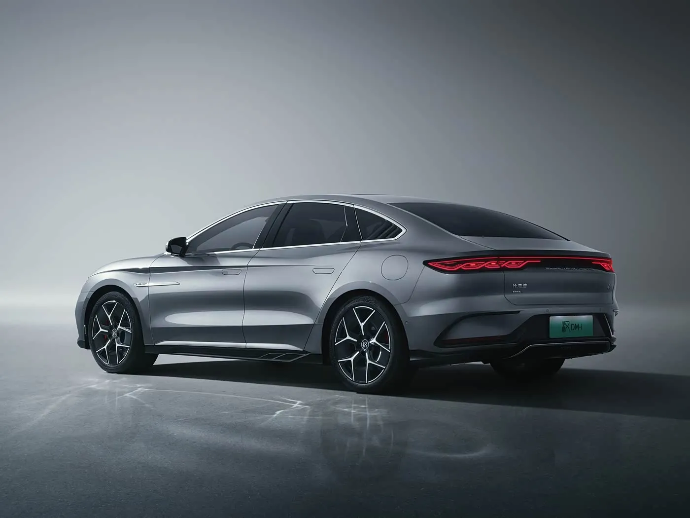 BYD Han EV/DM-i Electrifying Luxury Sedan with Dual-Motor Power & Cutting-Edge Tech NEW ENERGE