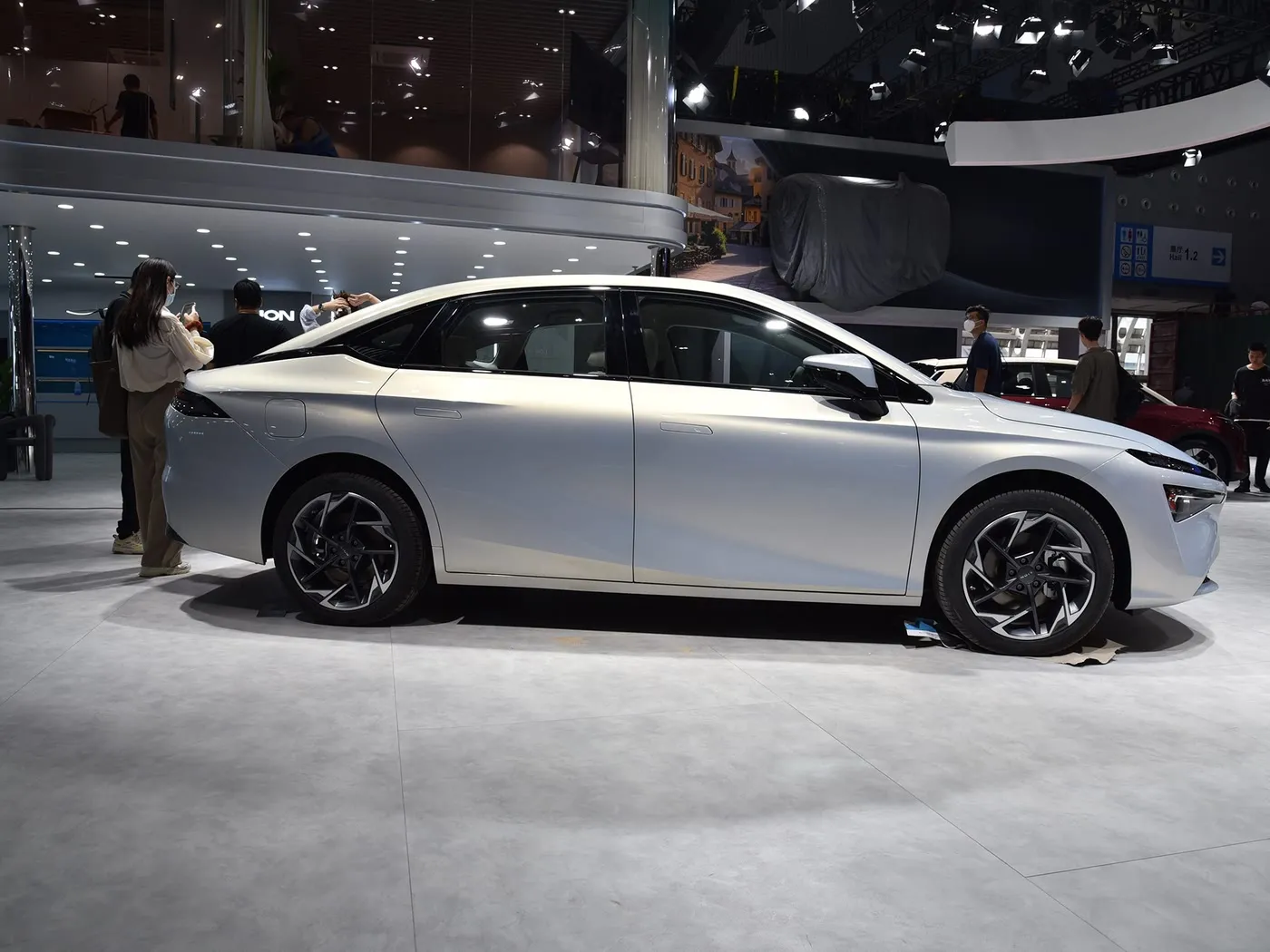 AION S MAX Luxury Electric SUV Hybrid EV with High-Speed Advanced Features Eco-Friendly New Energy Vehicle