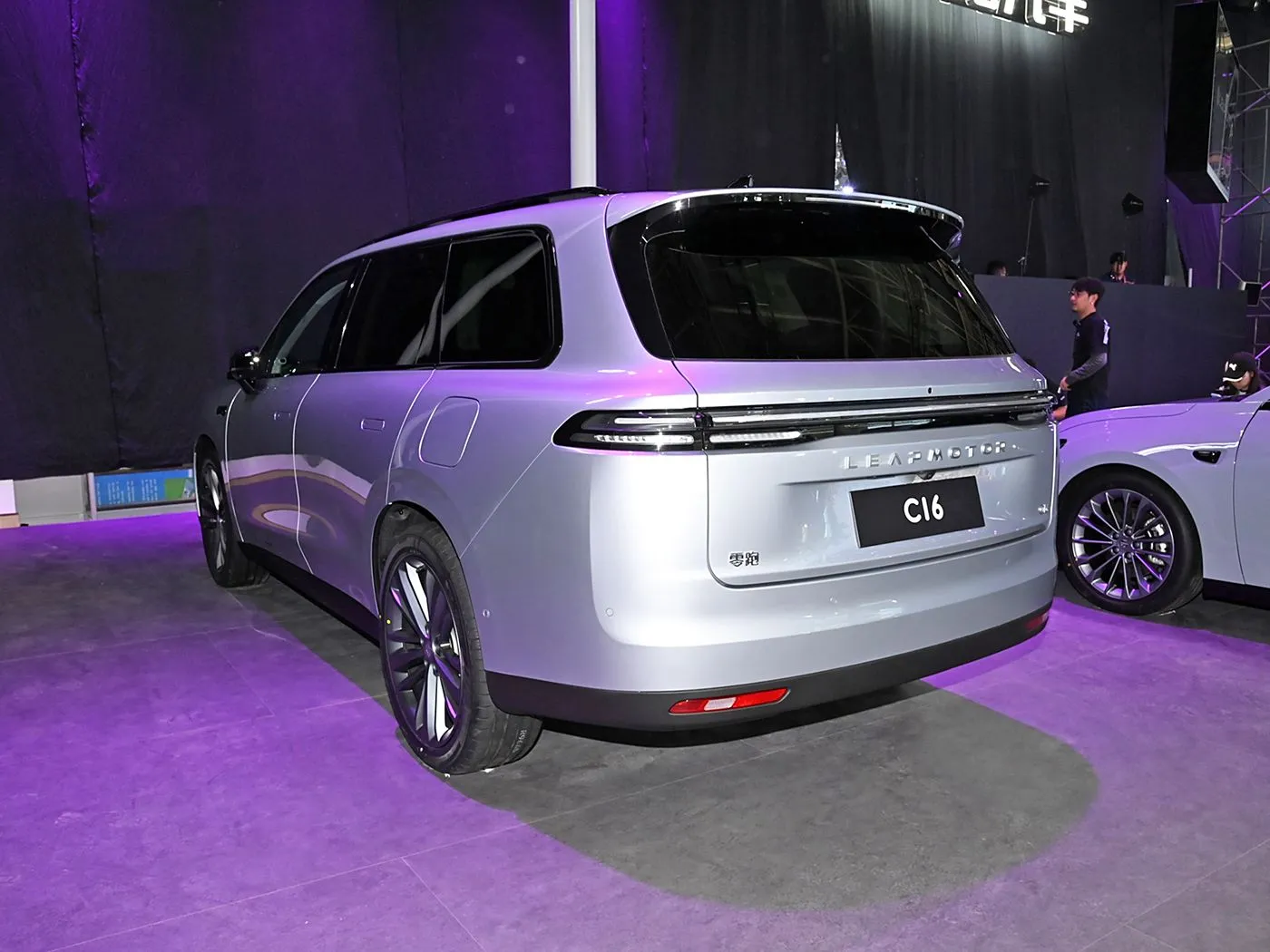 Leapmotor C16 5-Door 6-Seater EV SUV 4WD Drive Mode Left Steering Electric & Hybrid Fuel New Energy Auto